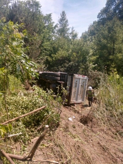 Commercial vehicle crash on Route 101