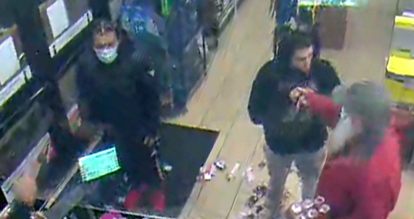 Store Clerk assaulted over mask wearing incident