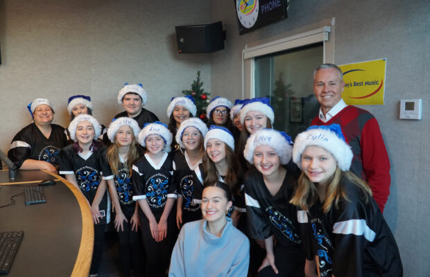 Londonderry Middle School Visit Studio To Celebrate The Holidays