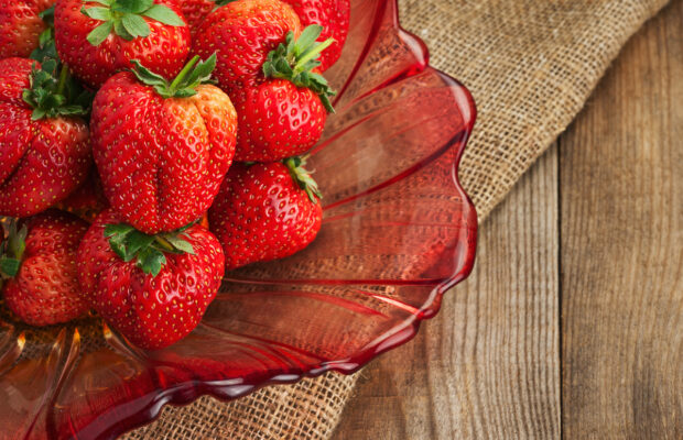 Will You Eat It? Strawberry Goldfish Edition