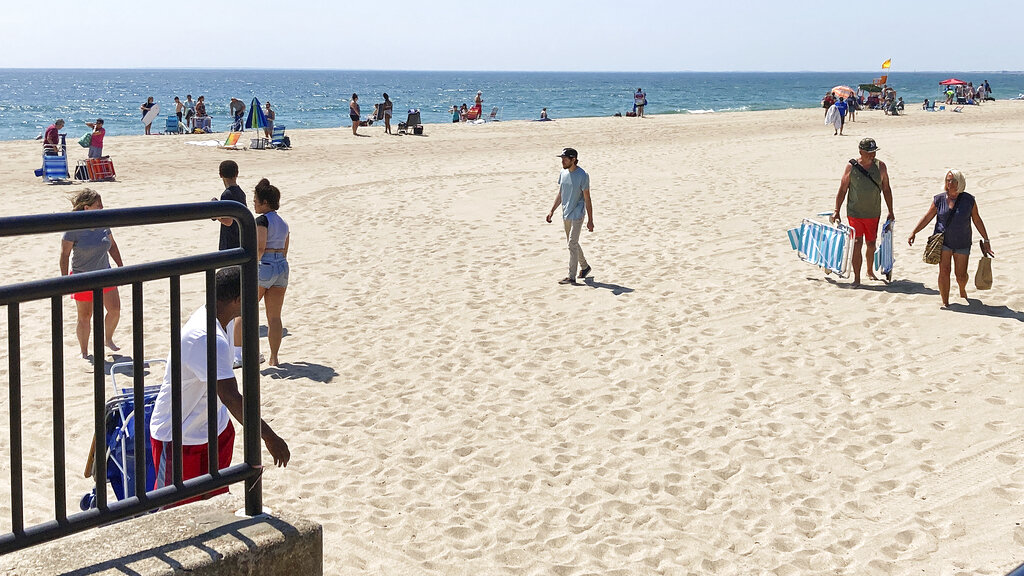 Teen dies after being pulled from the waters of Hampton Beach