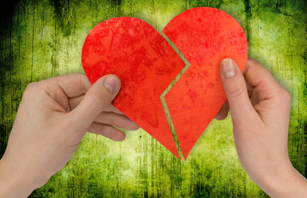 Christmas Dating Trend “Scrooging”, We Explain Christmas Dating Trend “Scrooging”, We Explain