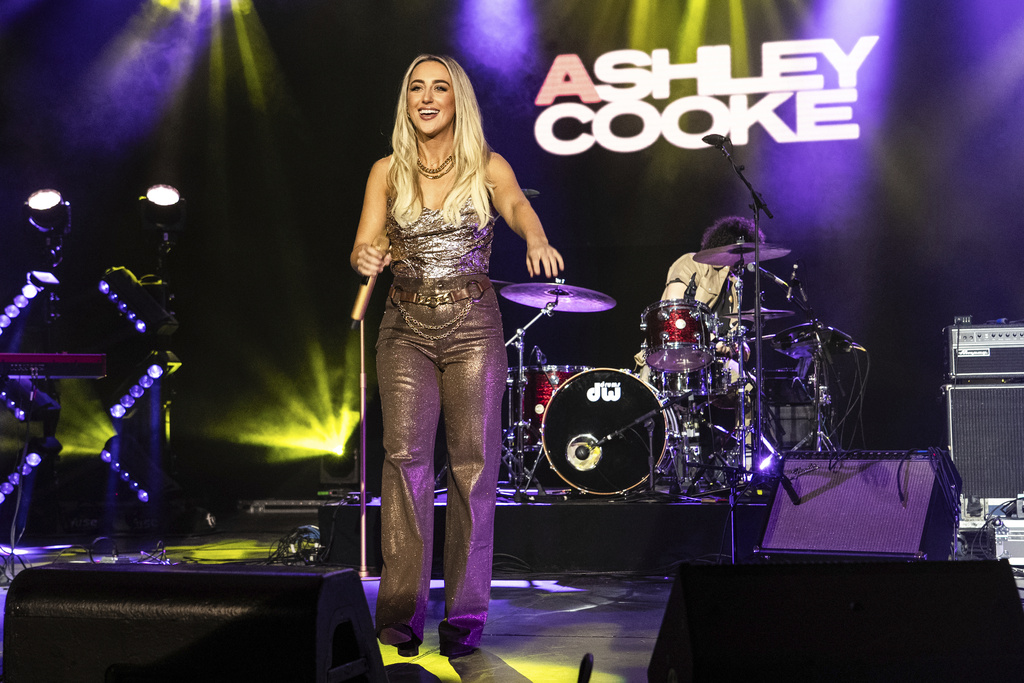 Ashley Cooke has something to say about breakups in her new track, ‘xs’