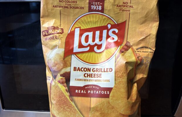 Will You Eat It Lay’s Bacon Grilled Cheese Chips