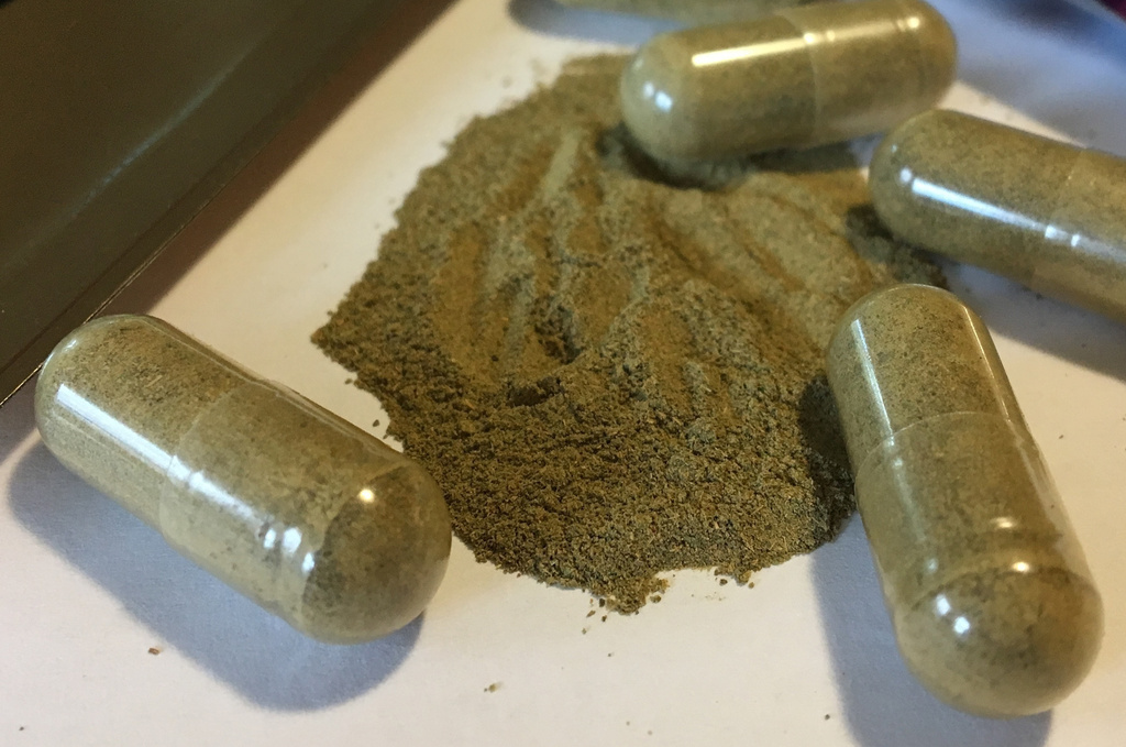Ayotte pushes for crackdown on Kratom