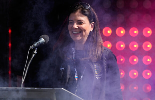 Ayotte files for reelection and calls Warmington bad for New Hampshire