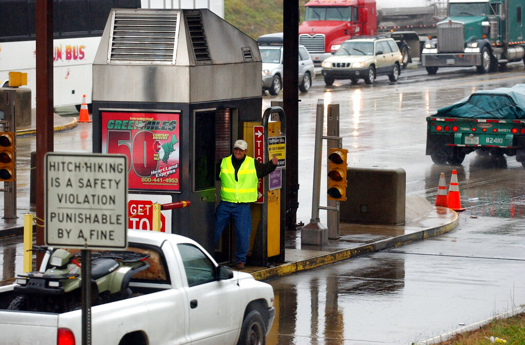 DOT Crews begin work on Bedford Toll Plaza DOT Crews begin work on Bedford Toll Plaza