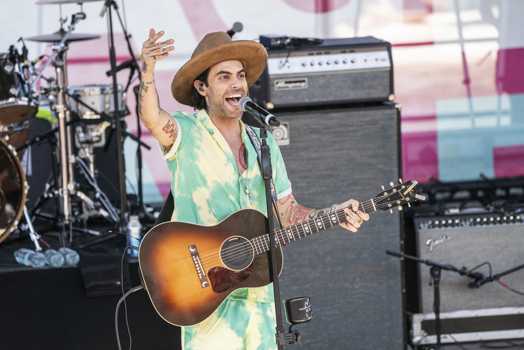 Niko Moon Traded the Beach for the Woods—and Found a Whole New Sound Niko Moon Traded the Beach for the Woods—and Found a Whole New Sound