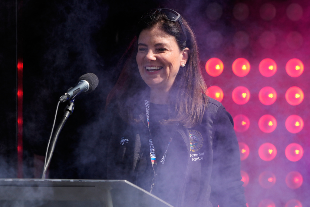 Ayotte faces off agaisnt NASCAR Hall of Famer Martin to benefit New Hampshire public schools