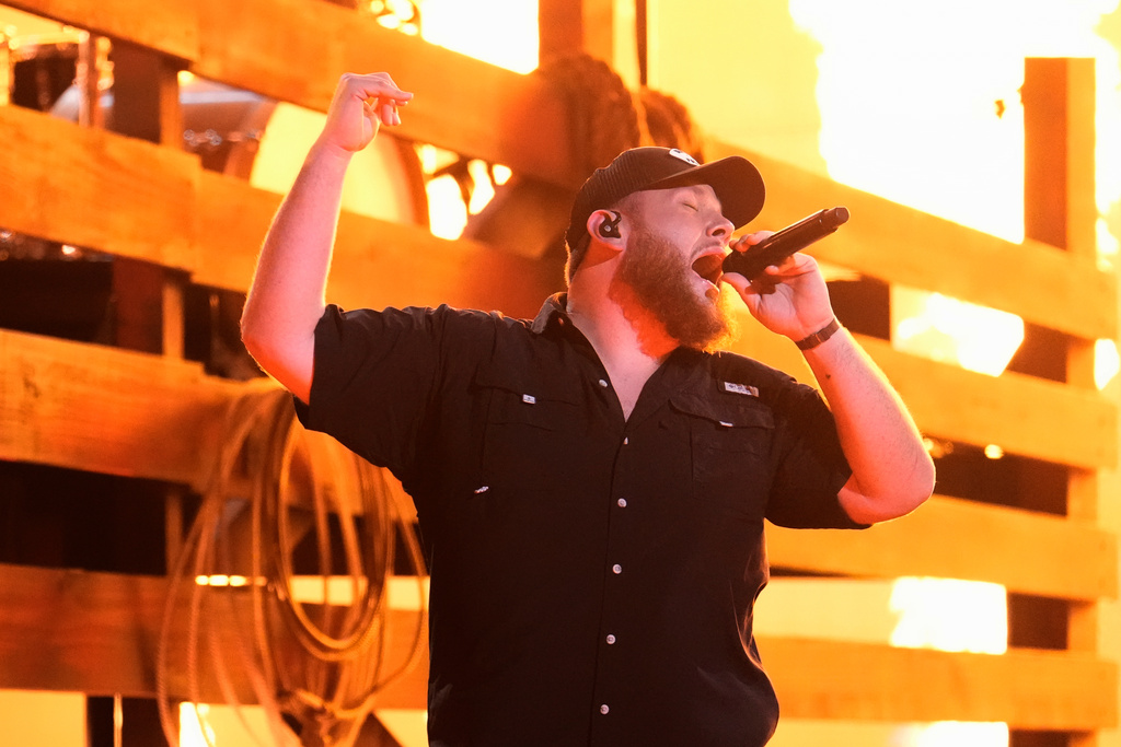 Luke Combs Is Helping Bring Country Music to New Heights Overseas Luke Combs Is Helping Bring Country Music to New Heights Overseas