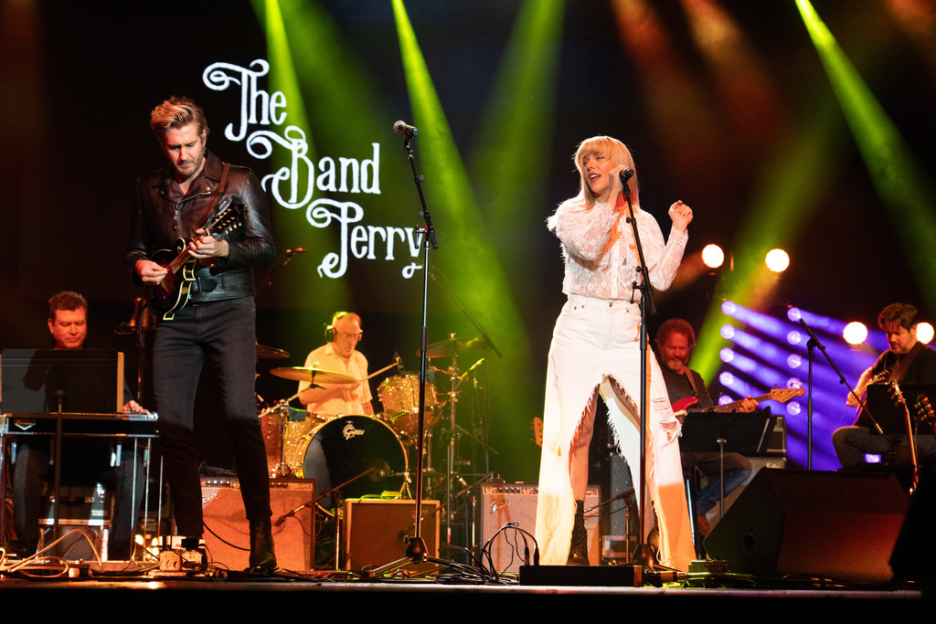 The Band Perry Family Feud Gets Messy as Neil Perry Says He Was Fired From the Group