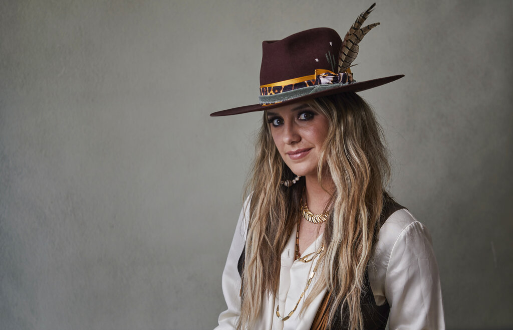 Lainey Wilson Is Hosting the CMA Awards Again—and This Time She’s Hosting Country History