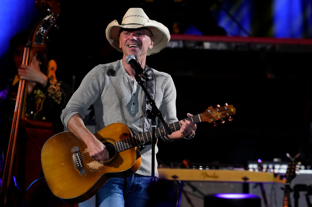 Kenny Chesney Is Coming Home to Gillette Stadium—and Look Who He’s Bringing Kenny Chesney Is Coming Home to Gillette Stadium—and Look Who He’s Bringing