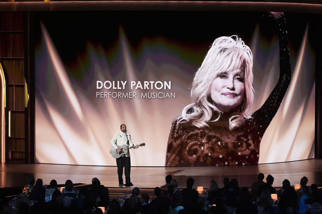 Country Music Is Stopping for Two Hours to Say Thank You to Dolly Parton Country Music Is Stopping for Two Hours to Say Thank You to Dolly Parton